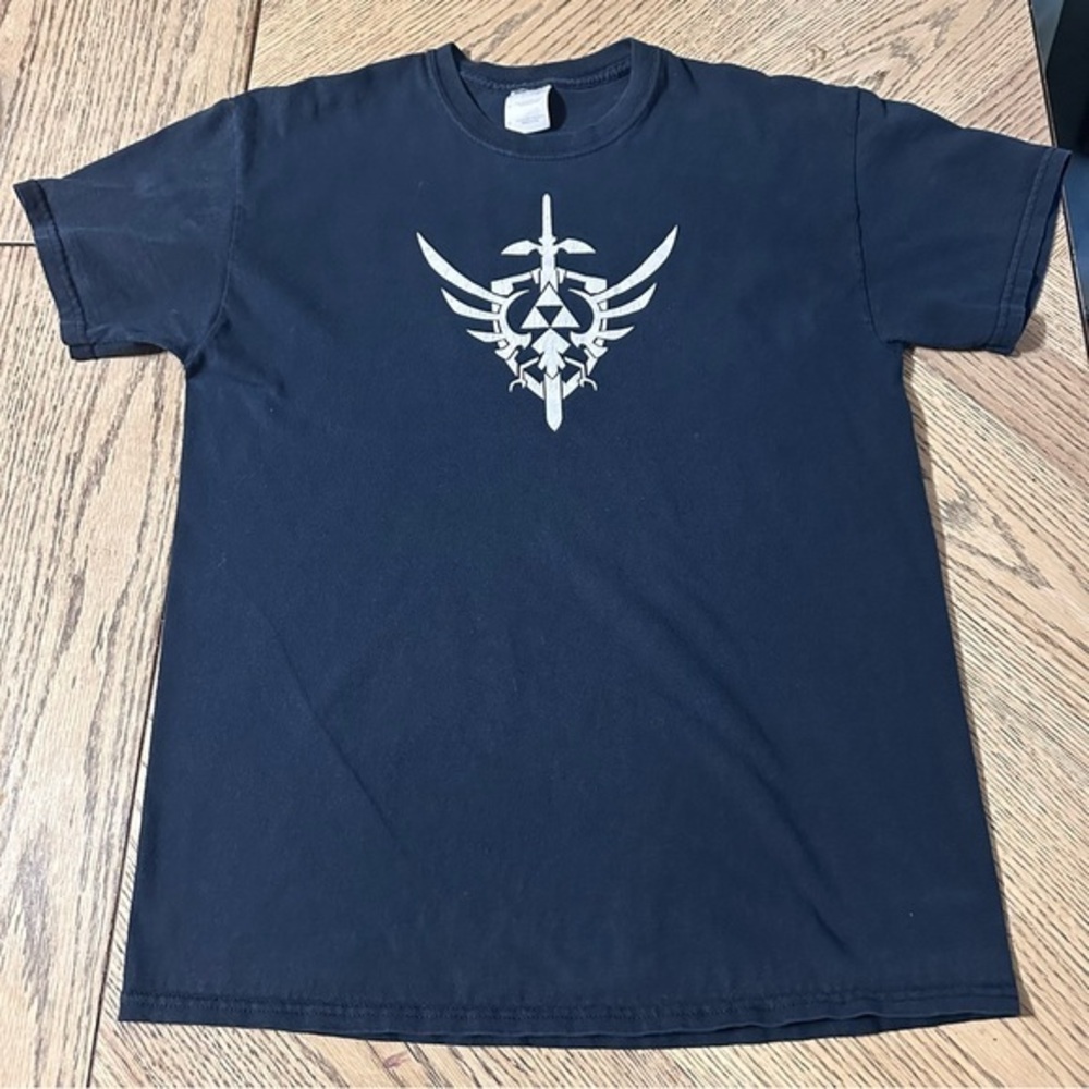 Vintage Y2K The Legend of  Zelda Triforce Master Sword T-Shirt  Size Medium